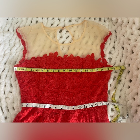 Updated with measurements.
Anthropologie Roseland Dress size 4 - Picture 13 of 16